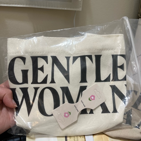 Gentle Woman Bags for Sale - Picture 2 of 6